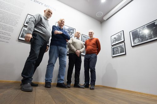 Kurátoři Tomáš Vocelka, Dušan Veselý, Jaroslav Kučera a autor